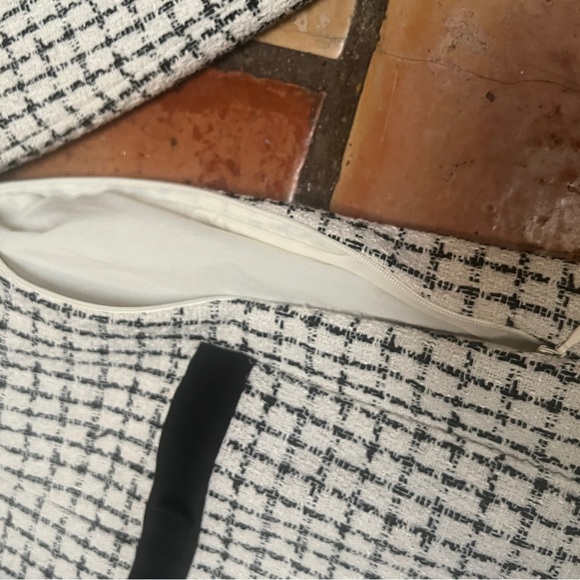 Chic Women's Black and White Long Sleeve Tweed Dress - Picture 2 of 5